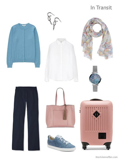 travel outfit in black, white and blue with blush accessories
