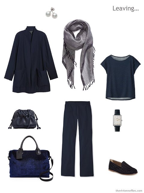 travel outfit in navy and white for Spring