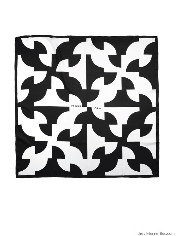 Echo scarf in black and white with a quilt pattern design